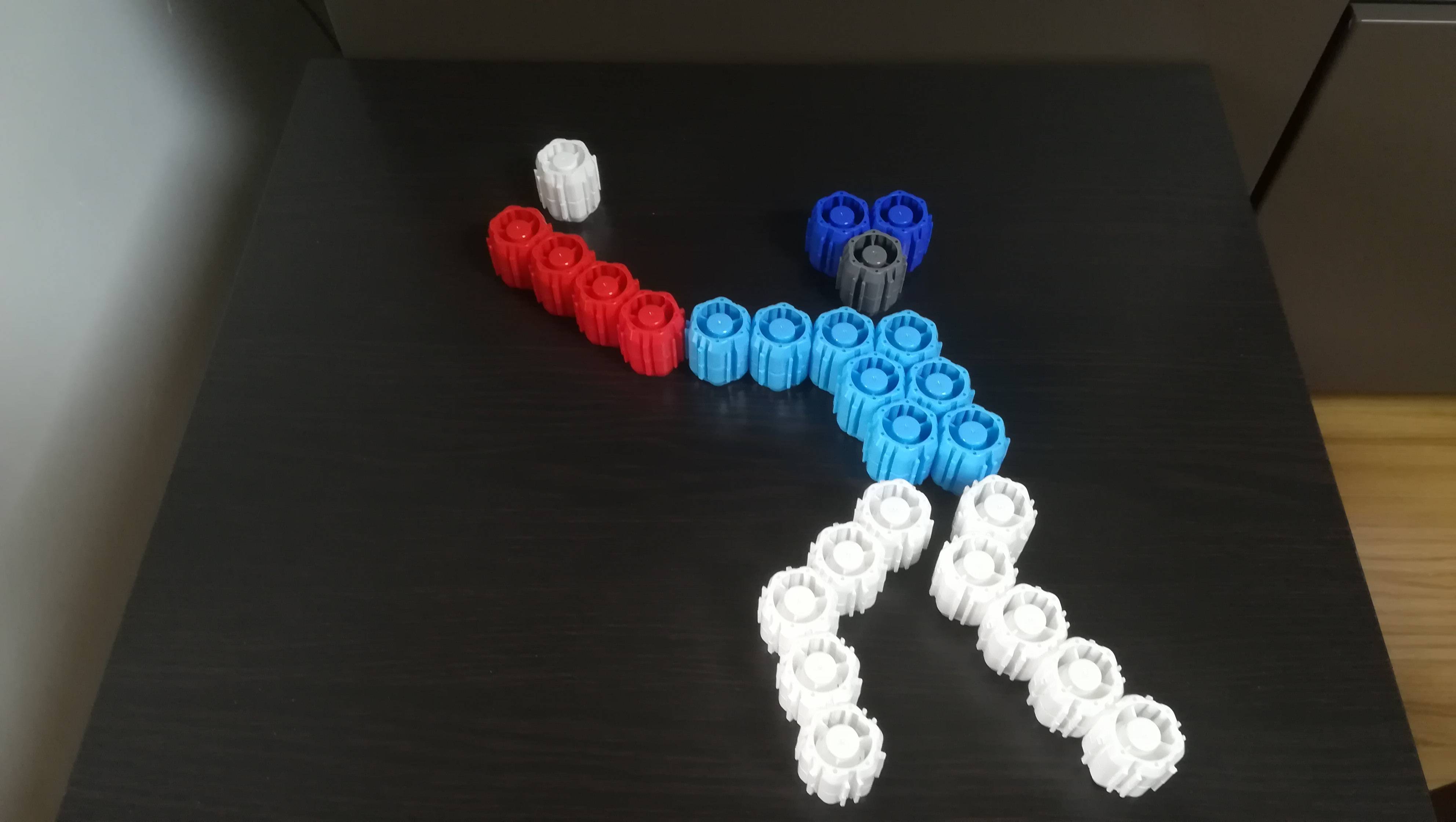 趣味运动会第三辑用小瓶盖榫卯积木盖子拼的有你喜欢的吗