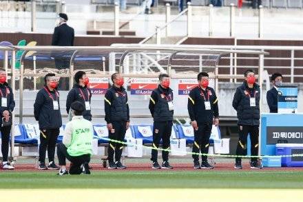 韩媒称中国女足教练组施压裁判：种种行为让人皱眉_比赛