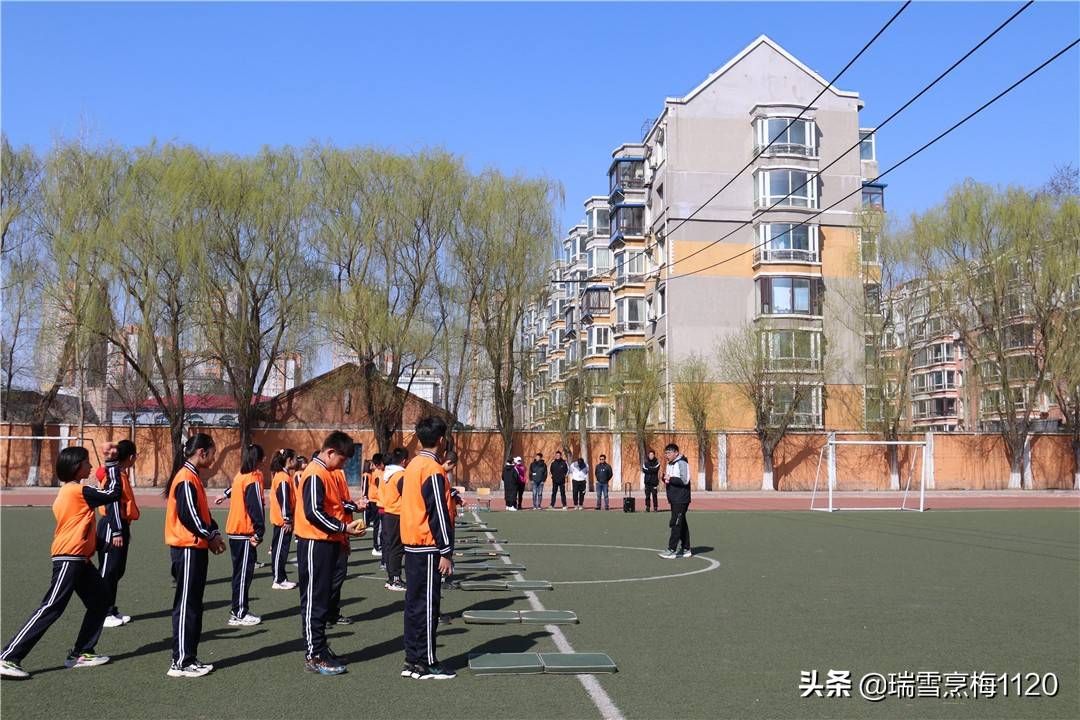 沈北新区教研中心到新城子街第一小学进行体艺教学调研