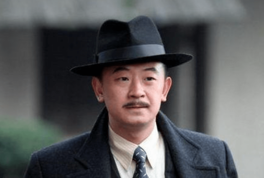 原创黄海波现场表演教学穿90元上衣接地气美女学生神似郭碧婷