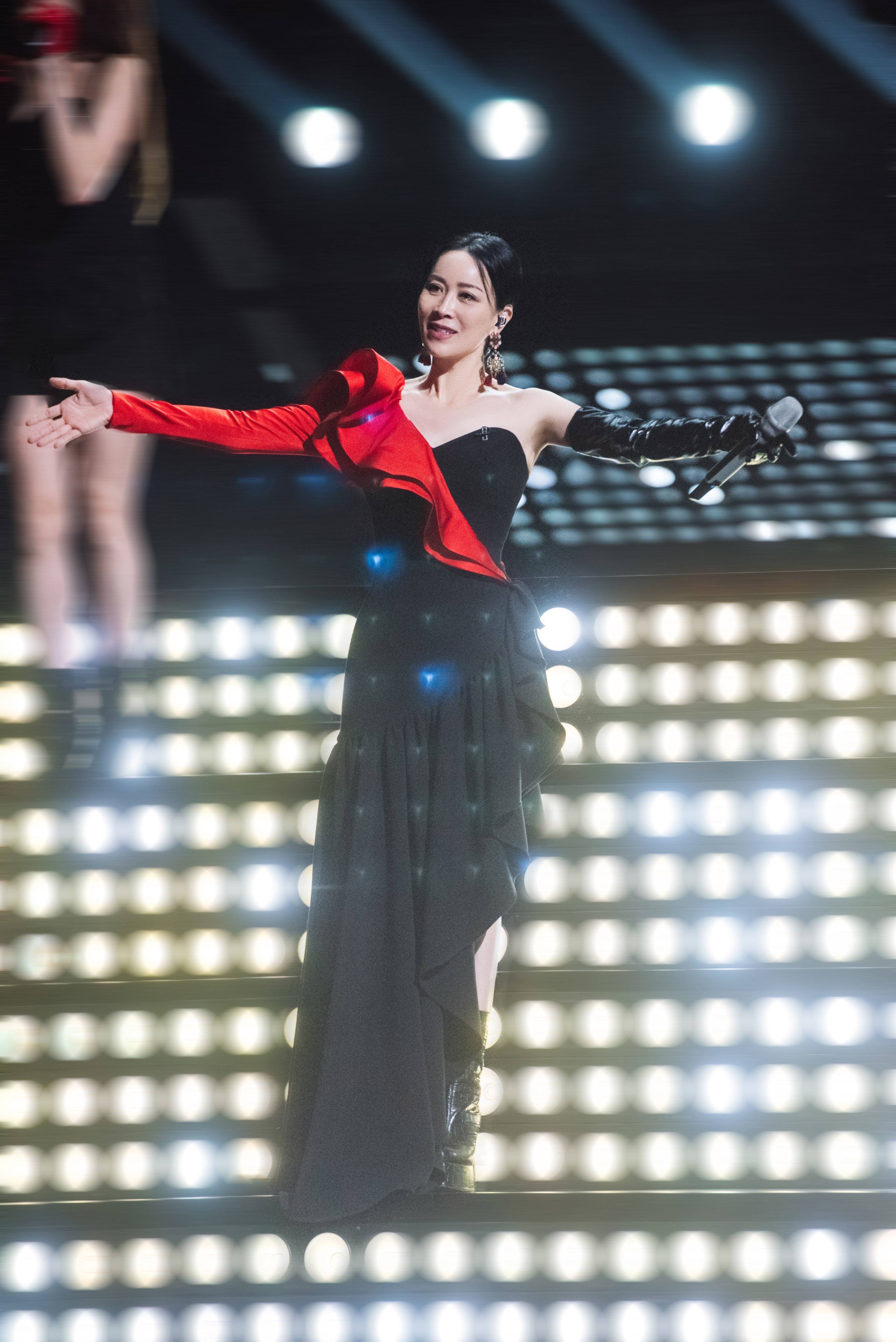 《姐姐2》总决赛造型曝光 那英周笔畅组风格多变