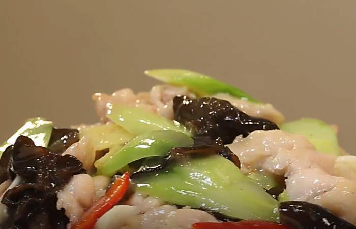 鲜香味美的滑溜鸡肉片肉嫩汁浓营养好吃烹饪简单的宴客炒菜