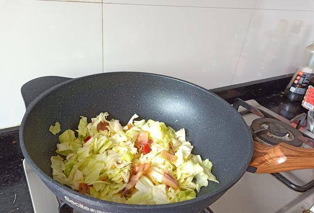 佛手瓜怎么炒好吃配什么料 f9176247c83b49059e3d5447a7162064.jpeg