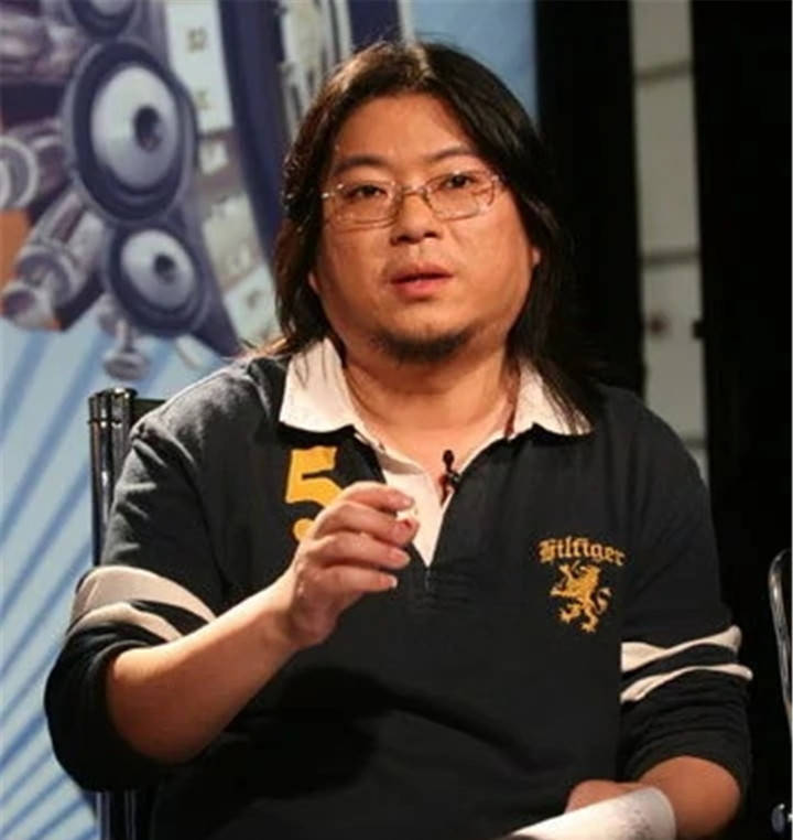 魔法变身高晓松从油腻大叔到花泽类