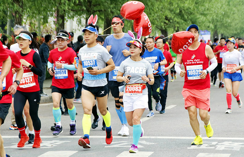 用脚步串联美景用奔跑迎接十四运2021渭南大荔马拉松高光时刻定影