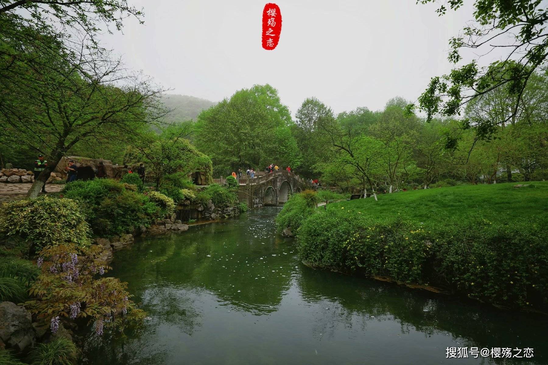 杭州最早的婚庆公园，一到春天就美得不像话，成功晋升为网红景点