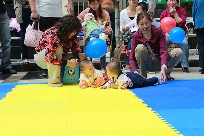 小孩子怎么学倒立走 bab592f3922c44b08fcd1da3375c15cd.jpeg