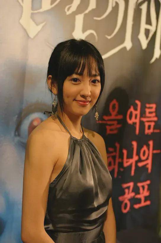 天生自带惊吓眼的女演员，演起恐怖片真吓人！