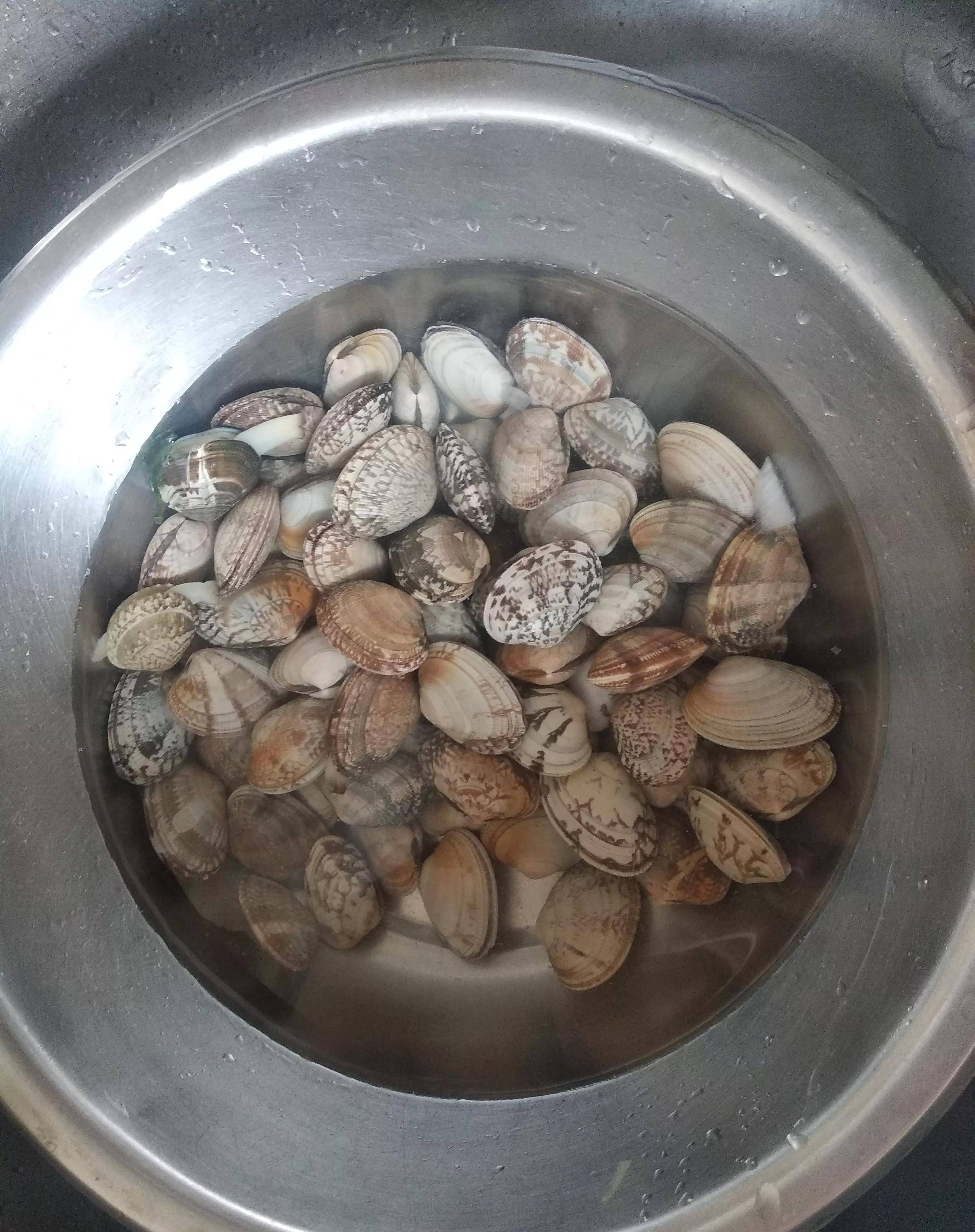 贝壳类海鲜放冰箱冷藏