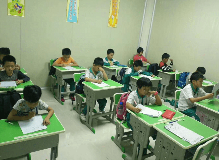 可是真正培训班给学生补课,一般都是超前教育,就是学习学生们没有学习