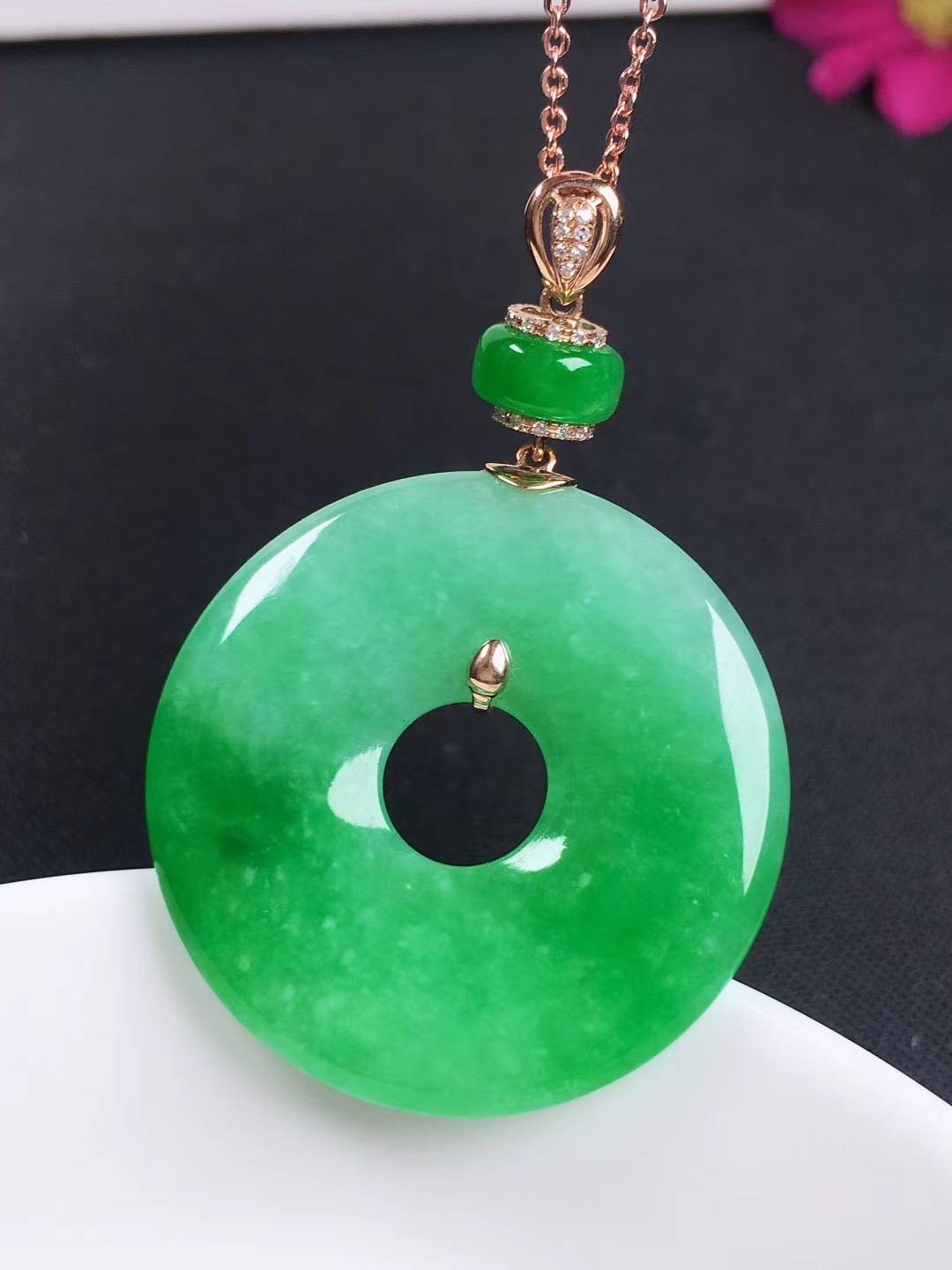 从拴马桩到宋美龄的心头爱翡翠也有堪比和氏璧的四大名玉