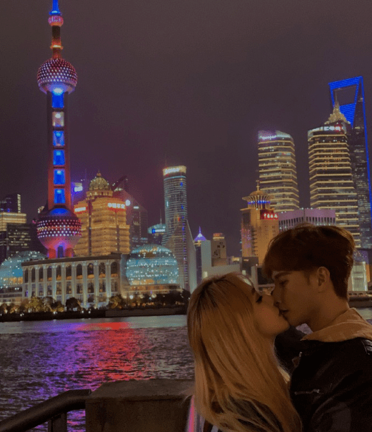 刘洲成未支付女儿抚养费,却和网红女友日日都纸醉金迷