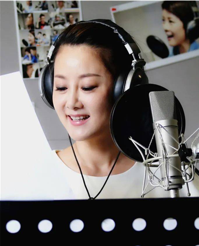 施琰■ 侧耳主播孟庆昊seesaw咖啡讲师 ■本次活动以快闪咖啡馆的独特