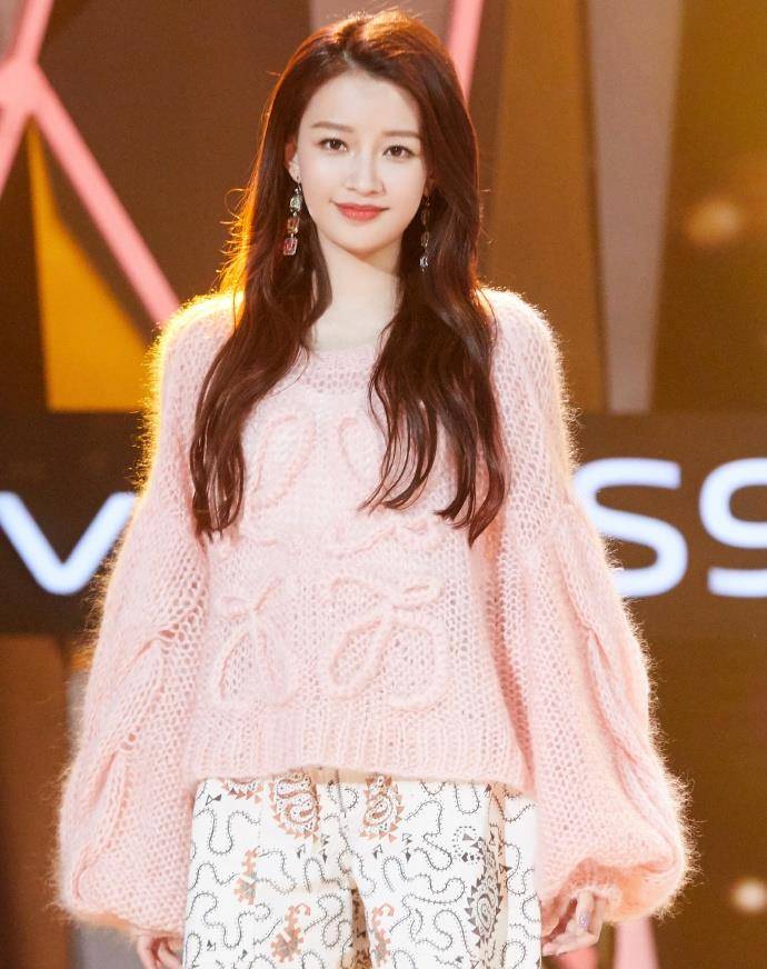 董子健真宠媳妇孙怡亮相快本穿7千多毛衣惊艳真舍得呀