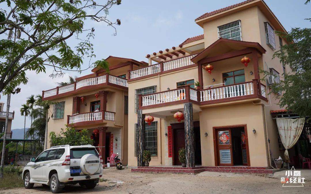 的风情小镇,在静谧的天涯区槟榔村我们发现了房子按栋计算的东北人