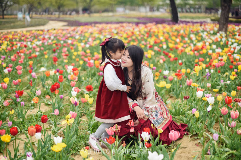 京城四月天，正是遛娃时，在鲜花港“郁”见最美花海