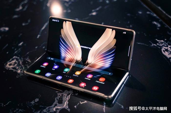 三星折叠手机壳w21 76b8659af8744847bd3a4c0f7af570d7.jpeg