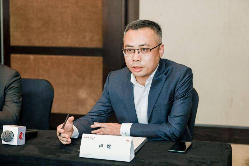 华为网络保障与运维服务部部长卢煜在接受飞象网记者采访时表示,传统