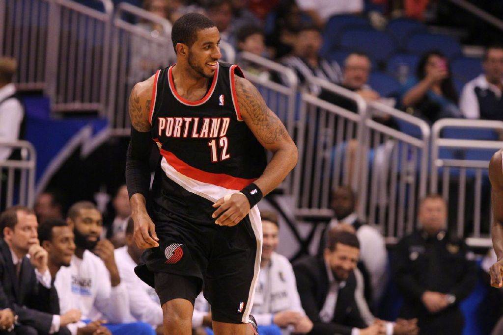 利拉德祝福我的兄弟阿尔德里奇开拓者应该退役他的球衣