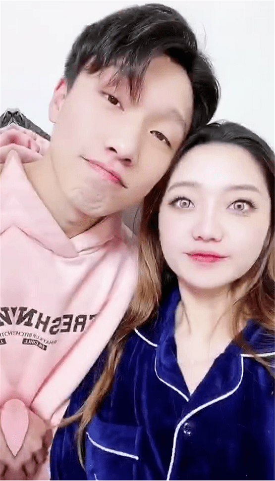 知名女星晒视频官宣恋情,辟谣男友是富二代传闻,两人有夫妻相