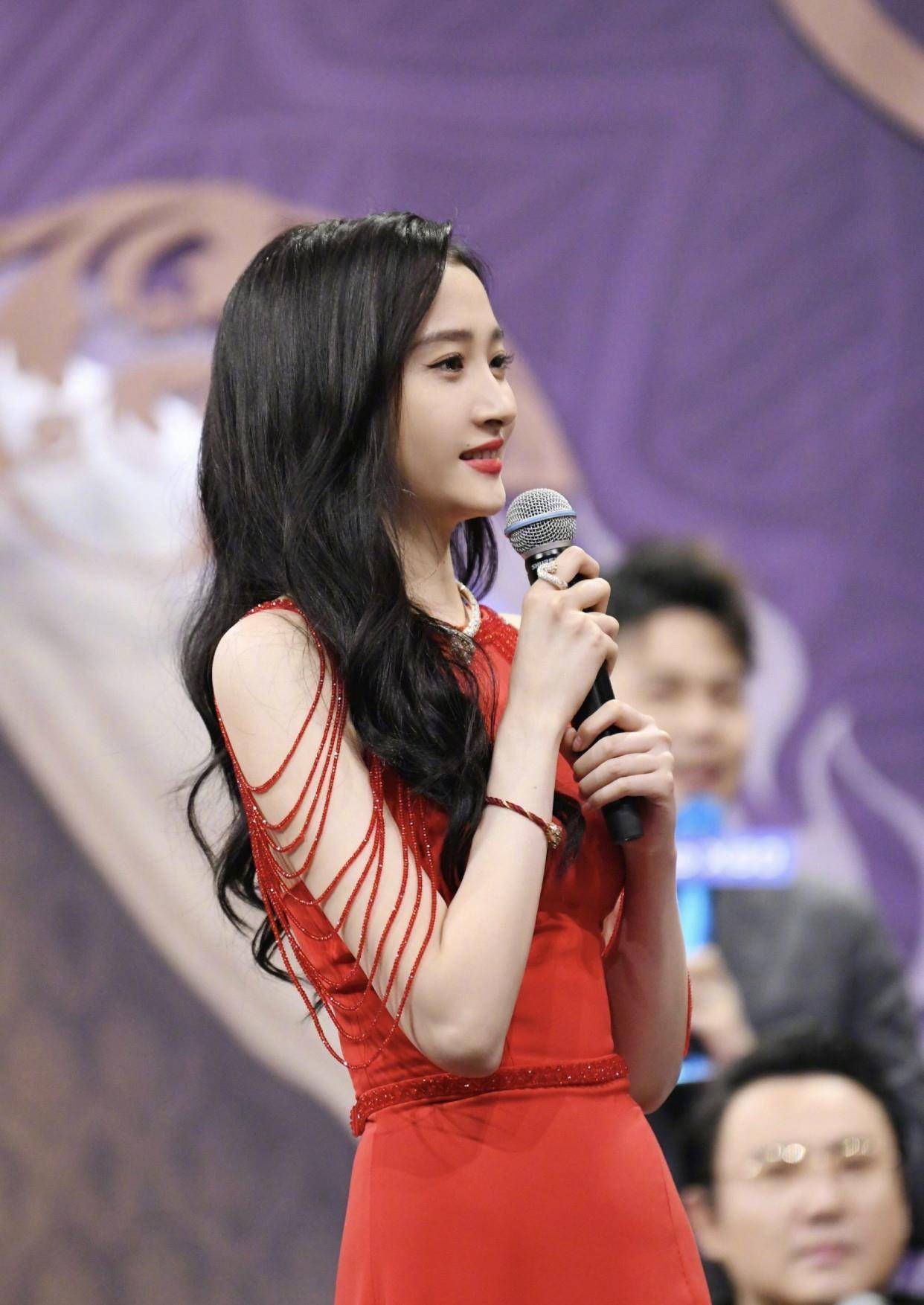 原创关晓彤在《王牌》互评表里写希望宋亚轩要有眼力见,太直接了!