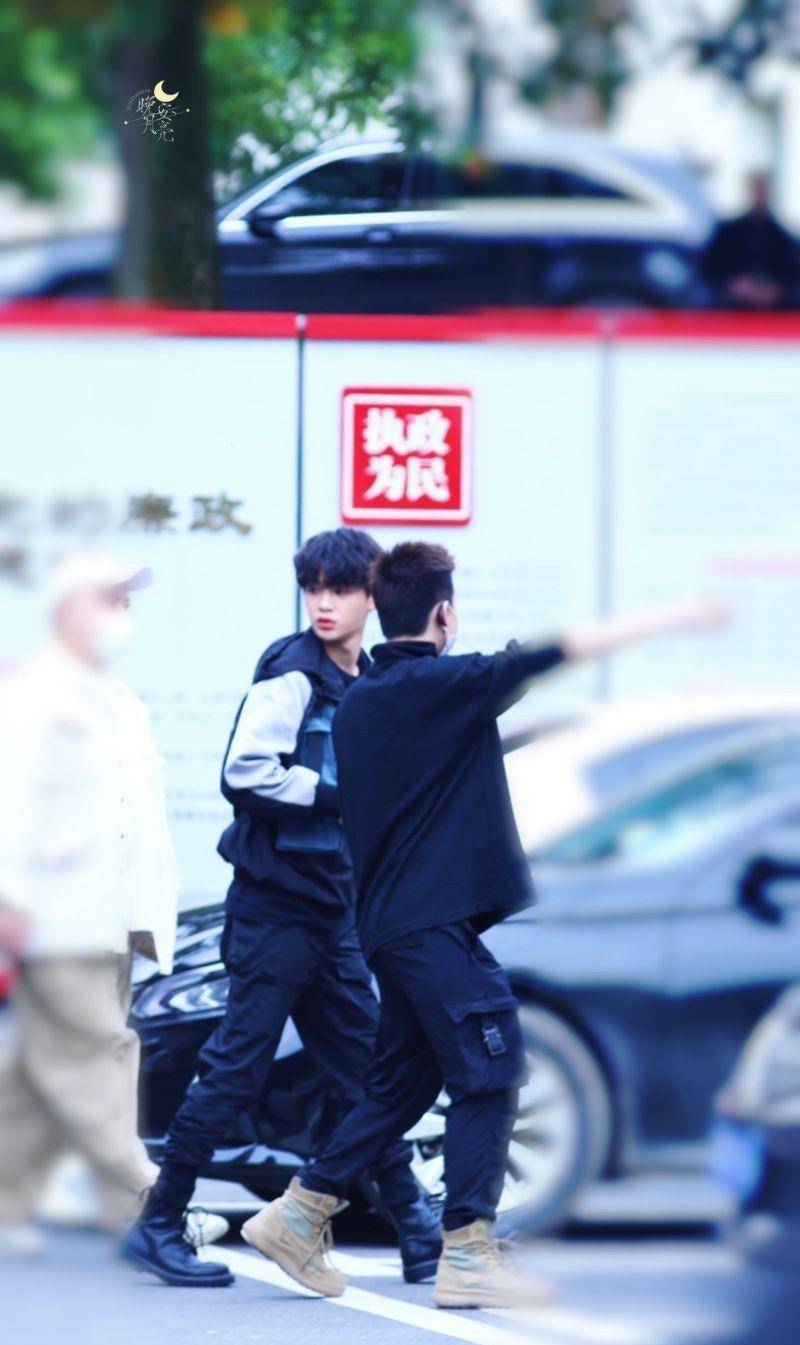 白敬亭刘耀文出现在密逃3录制现场!期待"密室终结者小白"!