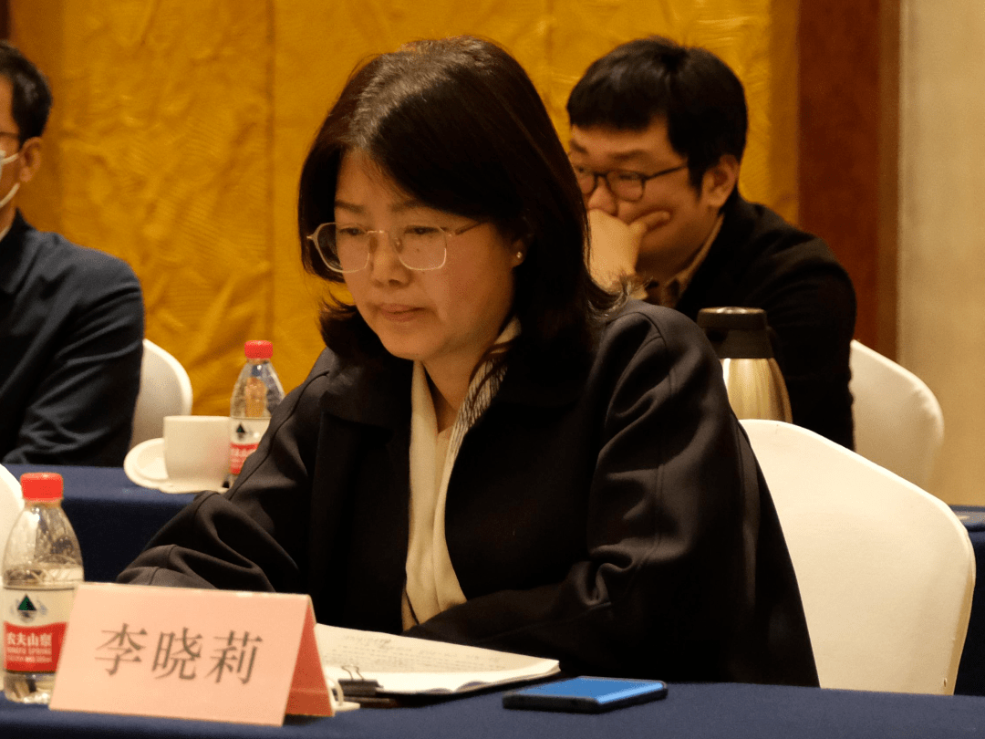 李晓莉还透露,在拍张桐饰演的李大钊演讲的一场戏中,原本张桐讲完"