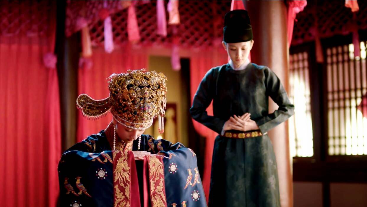 皇帝和太子妃在一起孕文皇上扶腰生产 自媒体热点