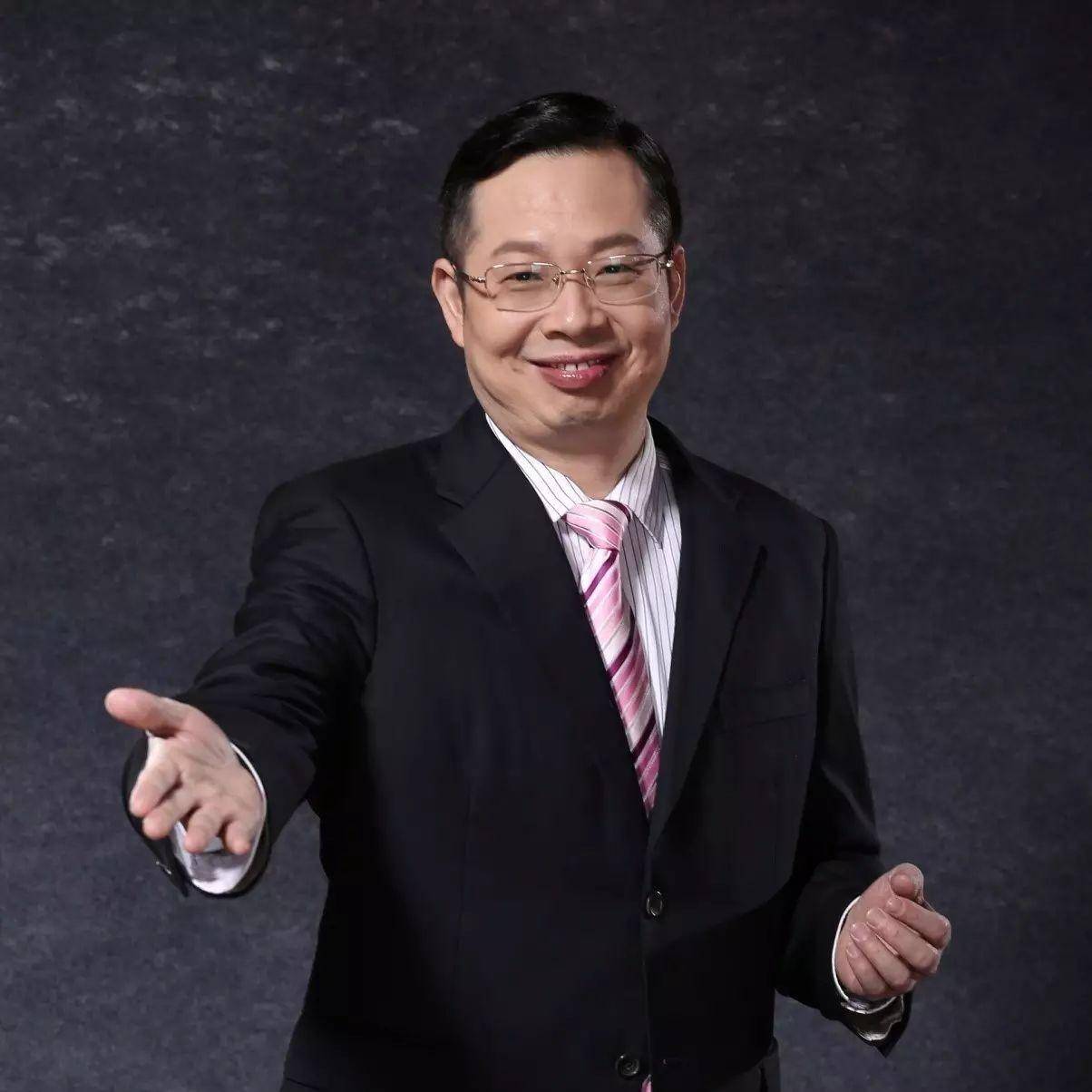 周年校庆之际,许华芳捐资1亿元用于成立"厦门大学许华芳教育发展基金"