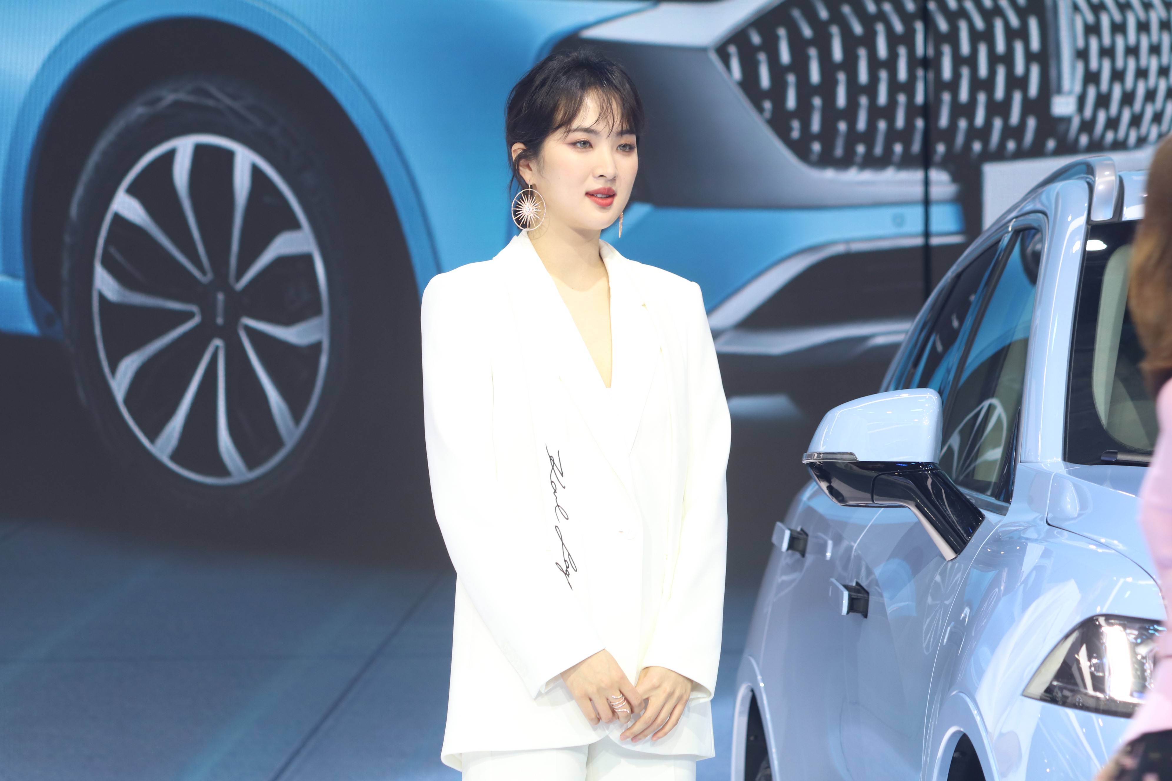 品牌营销副总经理上海车展透露任正非点名要姚安娜代言wey品牌