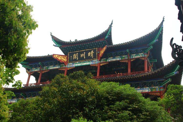 景美人少的赏樱之地，古时与黄鹤楼齐名，距武汉大学仅14.4公里