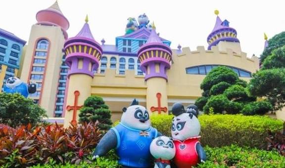 全球首个熊猫主题酒店，近距离观赏珍稀动物，超适合周末亲子游