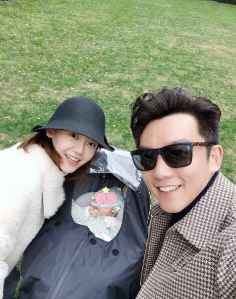 苗苗是谁的子女 7665f3fd299f4fe181697cd04f19cf60.jpeg