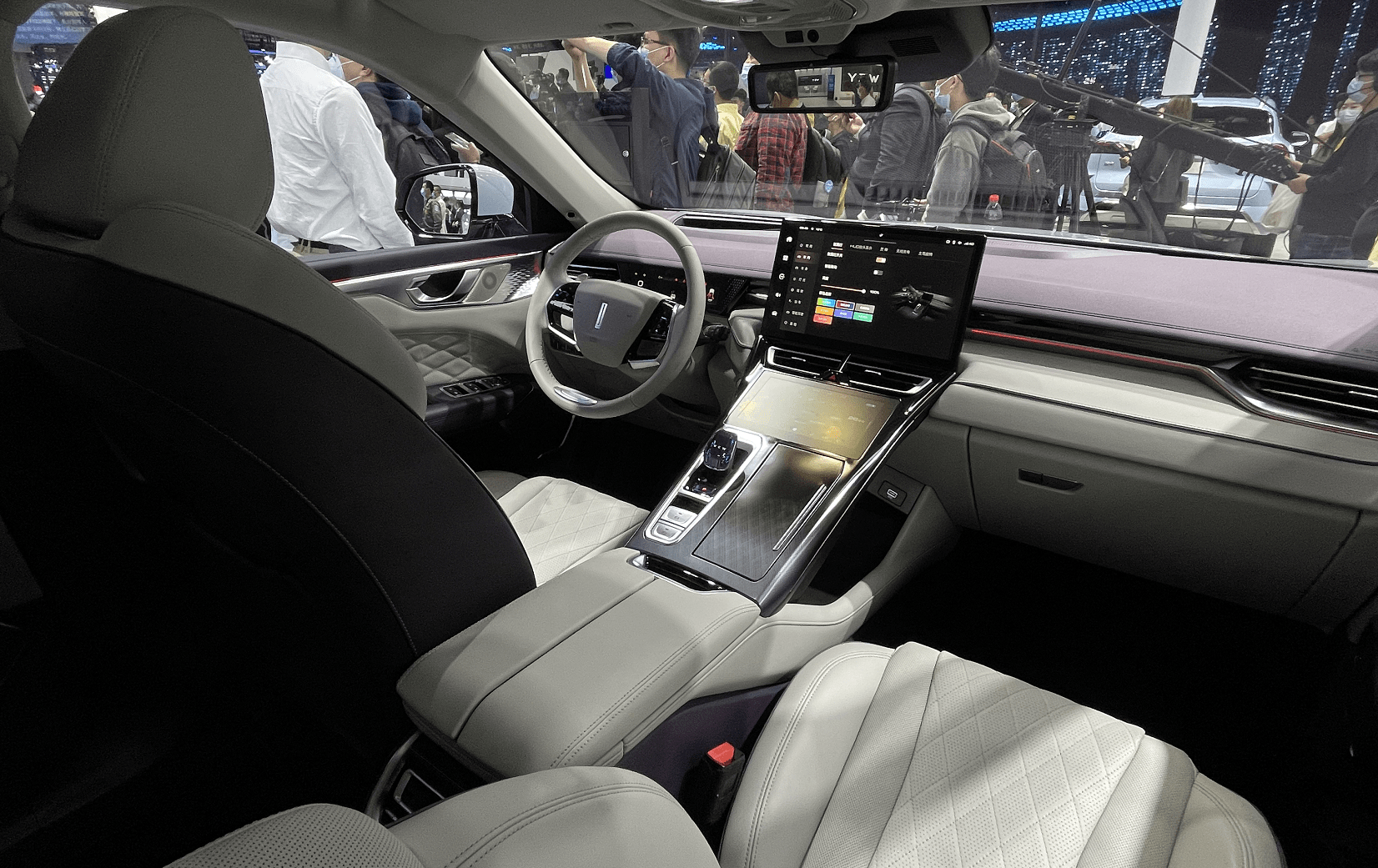 预售17.98万起,姚安娜以女性视角解读wey摩卡