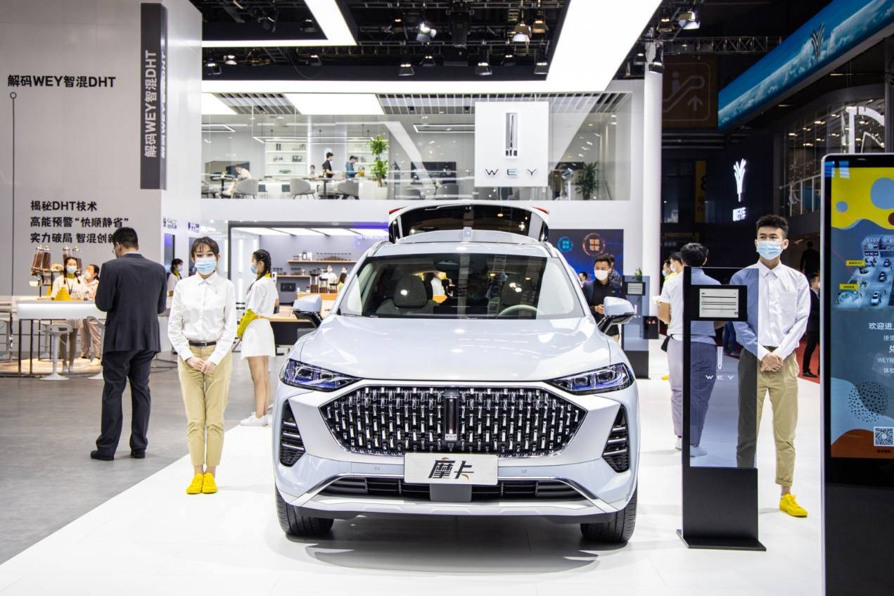 wey摩卡正式开启预售 携手女神姚安娜惊艳亮相上海车展