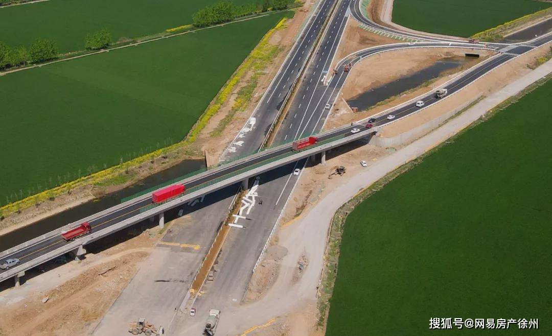 这座大桥的通车距离徐沛快速通道柳新以北段主线通车的目标也迈出了