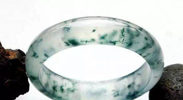 你手里的飘花翡翠飘的不一定是花，还有可能是别的，行家讲述！_搜狐网