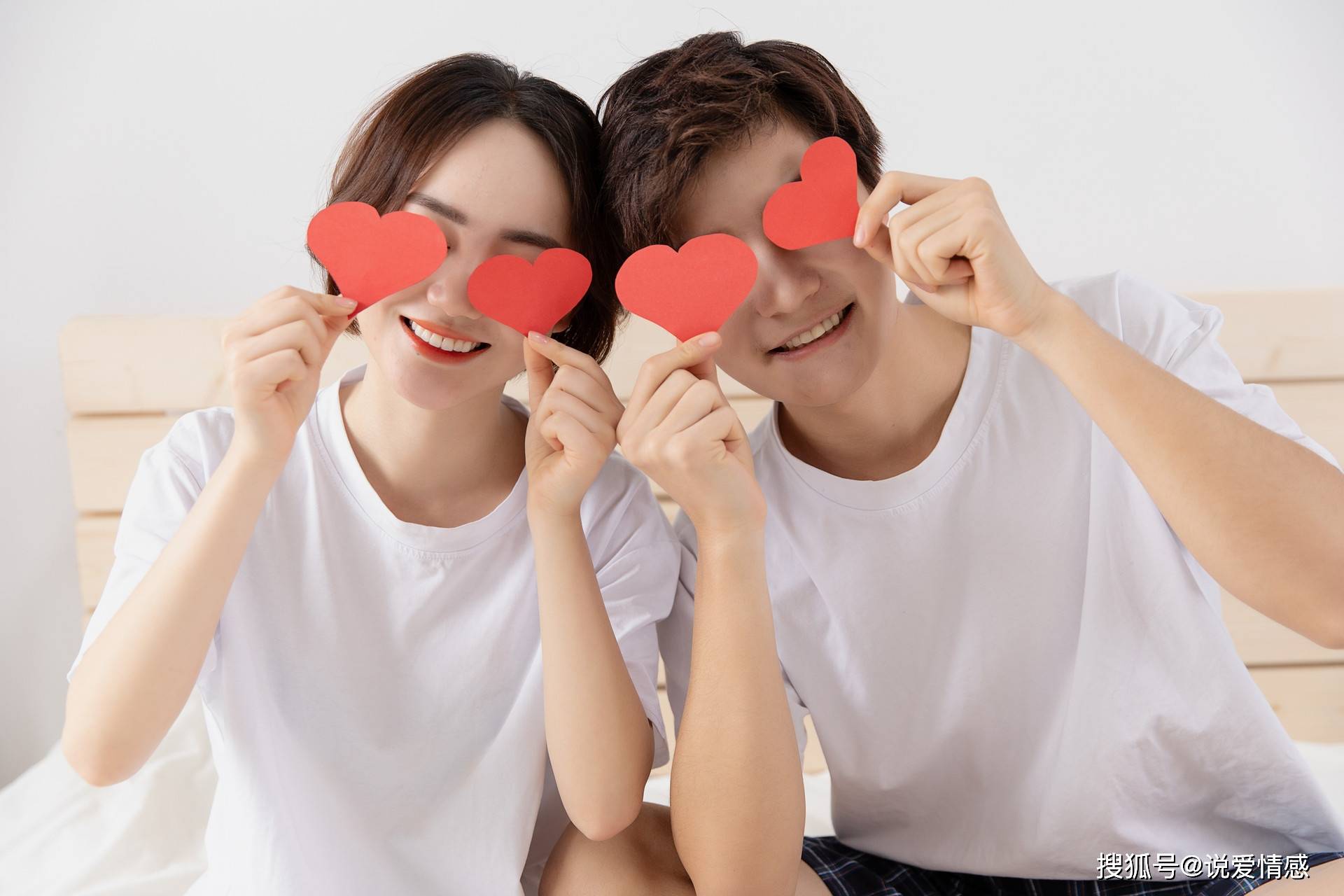 梦境解析，梦见上门牙掉了两颗——寓意与心理解析的深度探索