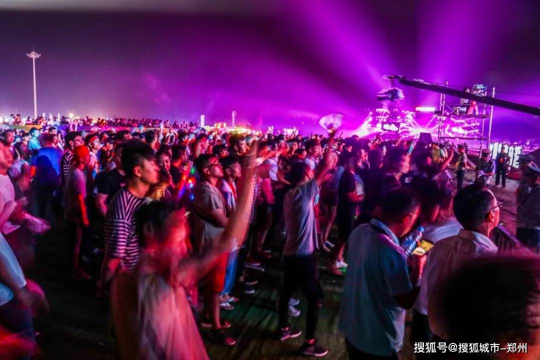 五一假期!薛之谦,谢天笑,刺猬等全明星"空降"云台山!_音乐节