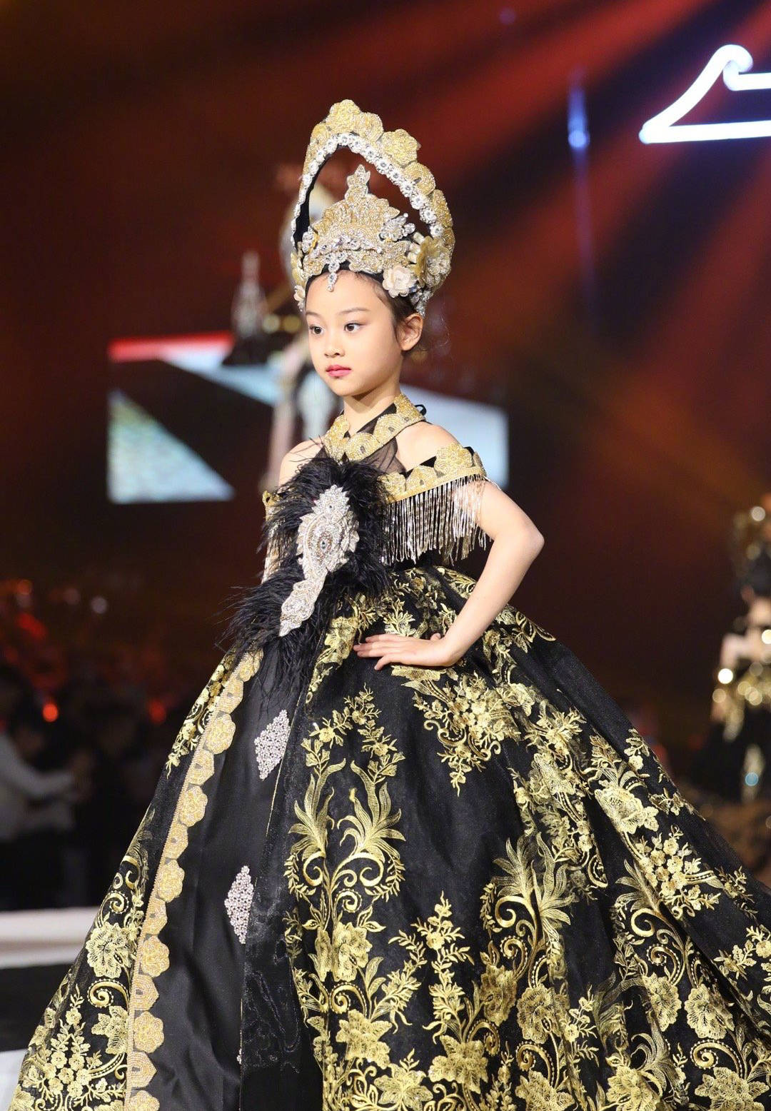 原创10位星二代小公主走秀个个都是精致萌娃颜值气场比父母还能打