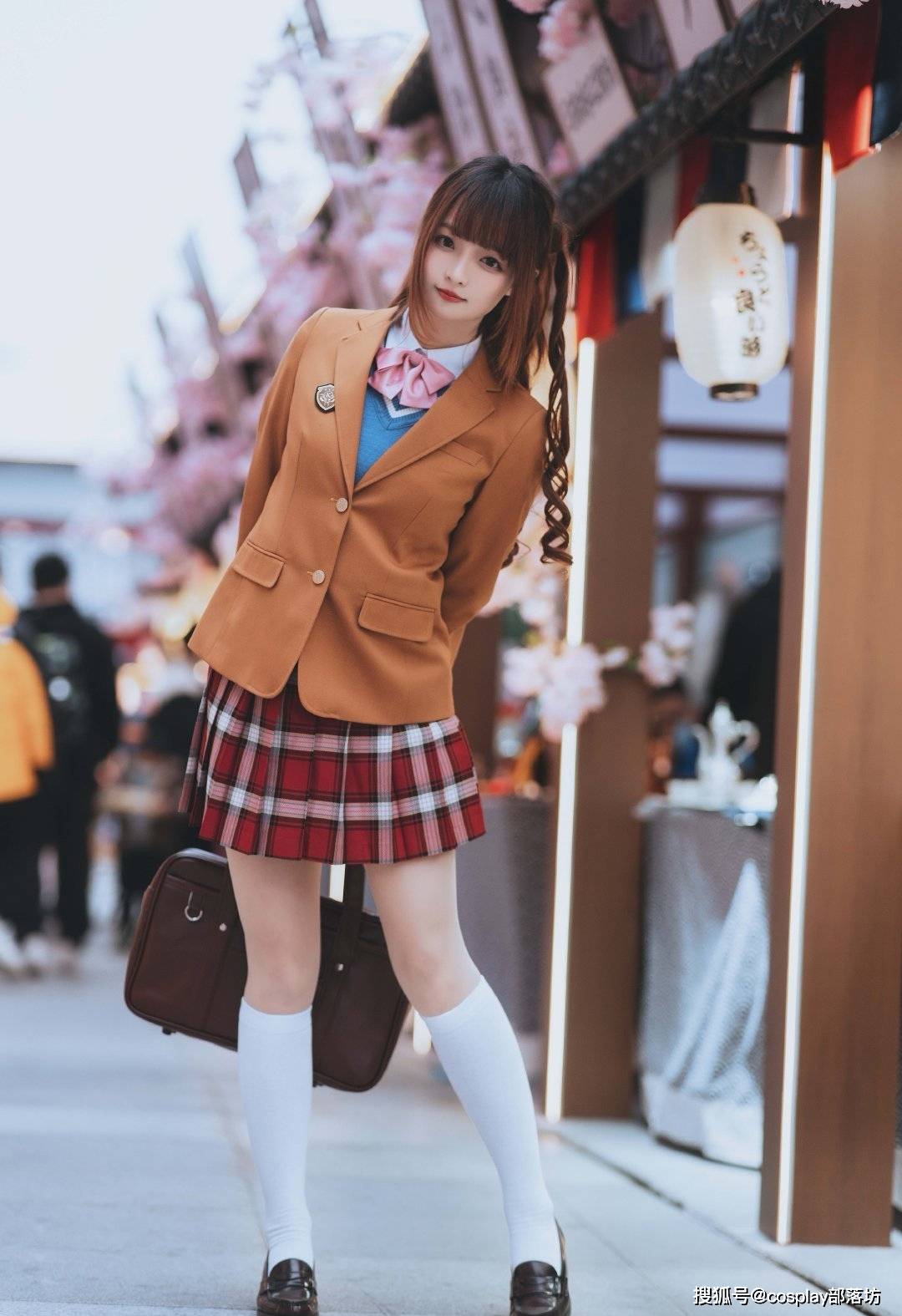 cos:偶像大师灰姑娘岛村卯月,有点梦中女孩的感觉