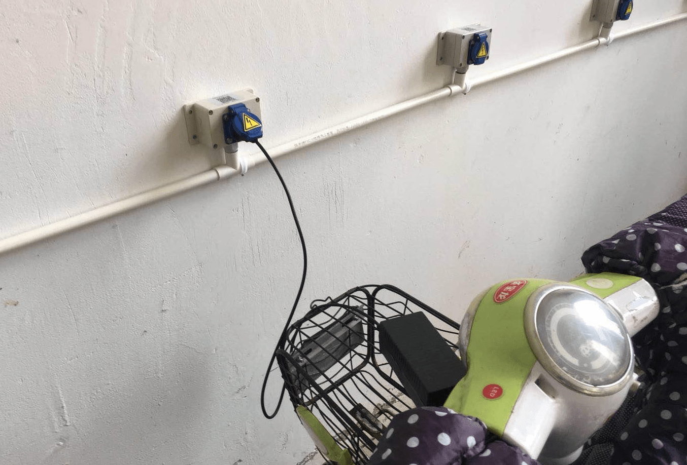 电动车户外充电电源 234c27130cd2419a932ff138168443e4.png