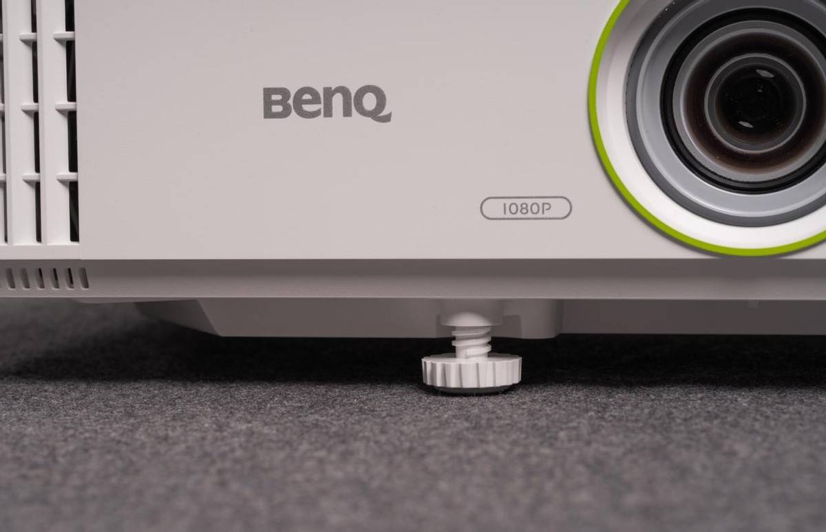 为企业设计师的作品演示赋能明基e582全高清商务智能投影机