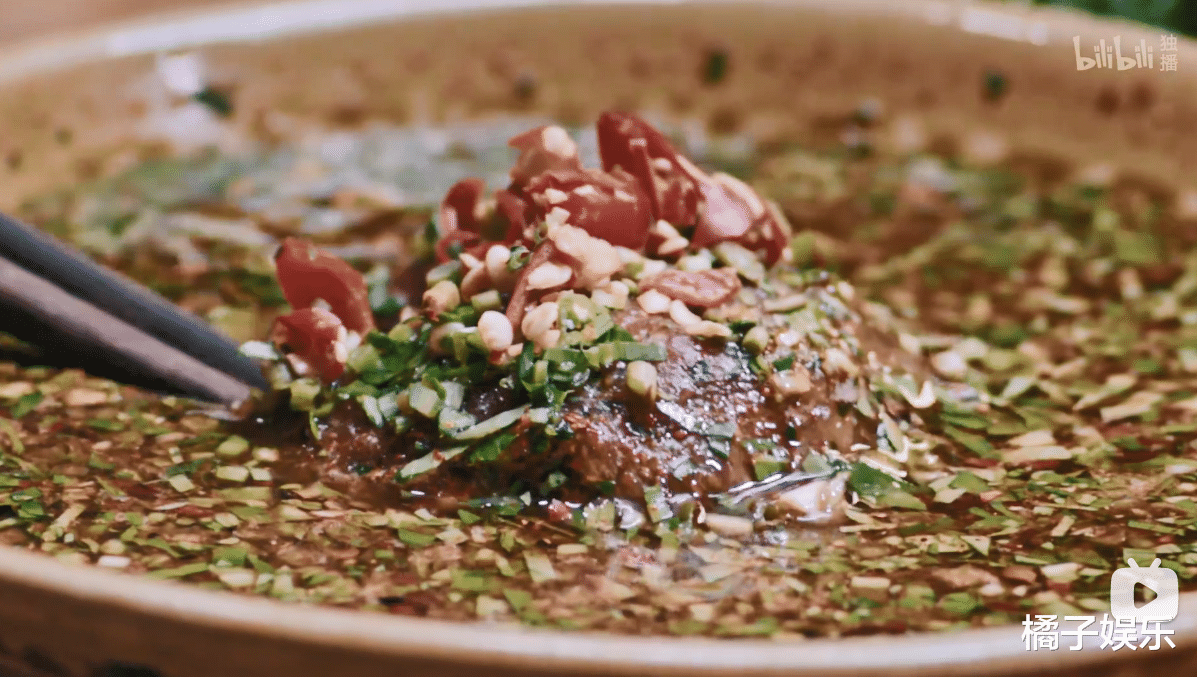 最终制成这一碗硬核的撒撇.