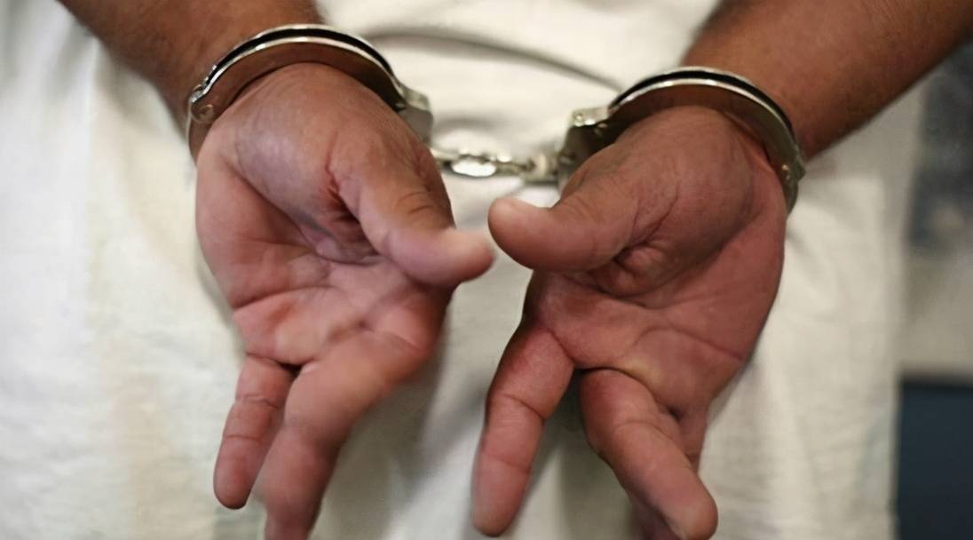 原创男子怀疑2个月女儿不是自己的将其活活掐死妻子是他亲生的