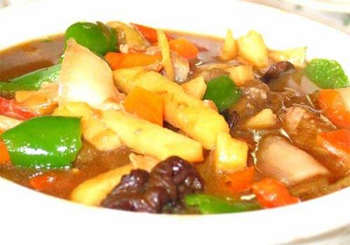 乱炖能代表东北的美食它只是炖菜的减配版在东北它并不存在