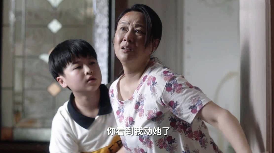 愿意过户房子给女儿,表明了南建龙的立场,女儿南俪在他心目中的重要性