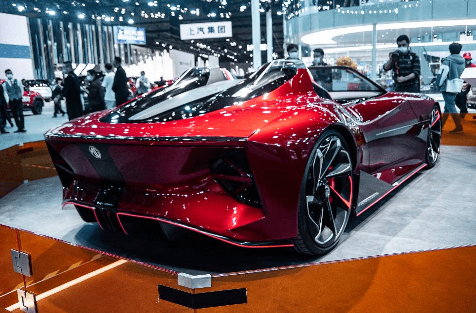 名爵纯电超跑mg cyberster亮相,3秒零百加速,800km续航里程