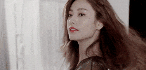 林珍娜在韩国其实还是非常有名的,只是她的经纪公司似乎就是一直没有