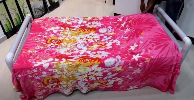 老外用pvc管做张单人床 承重0斤比成品床结实 真会省钱 Diy